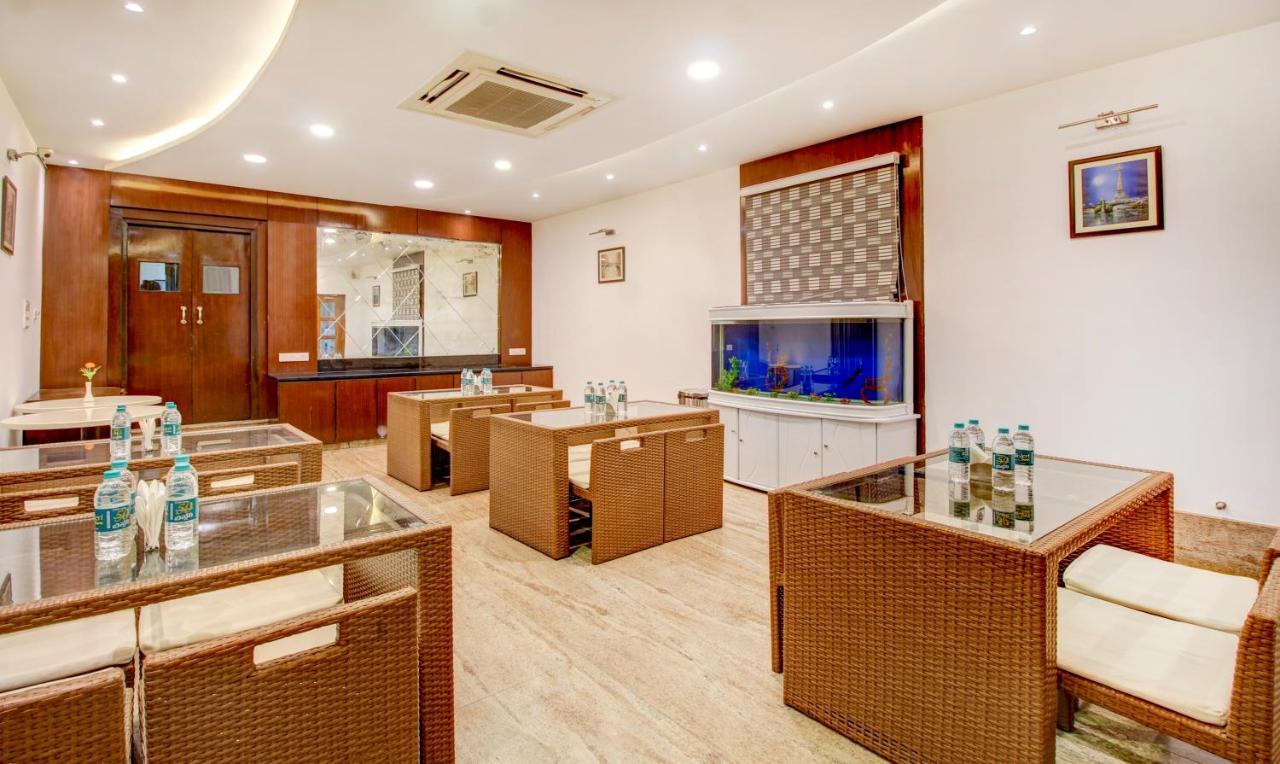 Treebo The Sai Leela Suites R T Nagar Bangalore Buitenkant foto