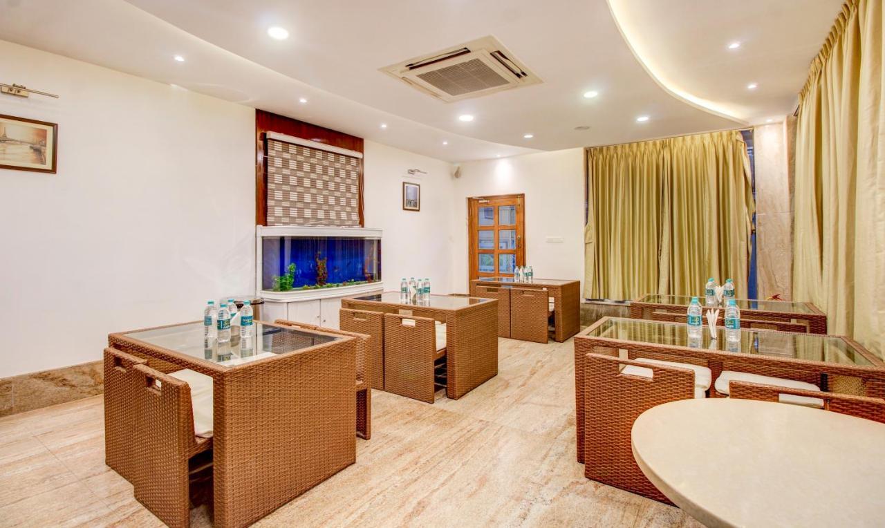 Treebo The Sai Leela Suites R T Nagar Bangalore Buitenkant foto