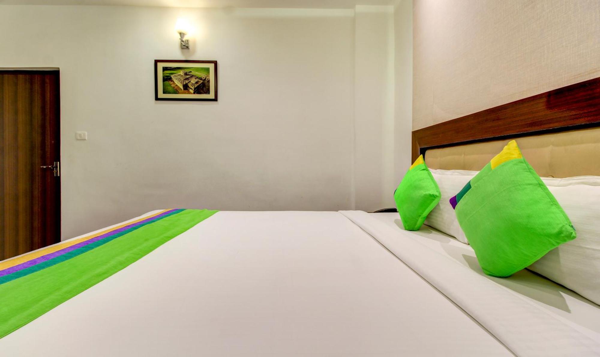 Treebo The Sai Leela Suites R T Nagar Bangalore Buitenkant foto