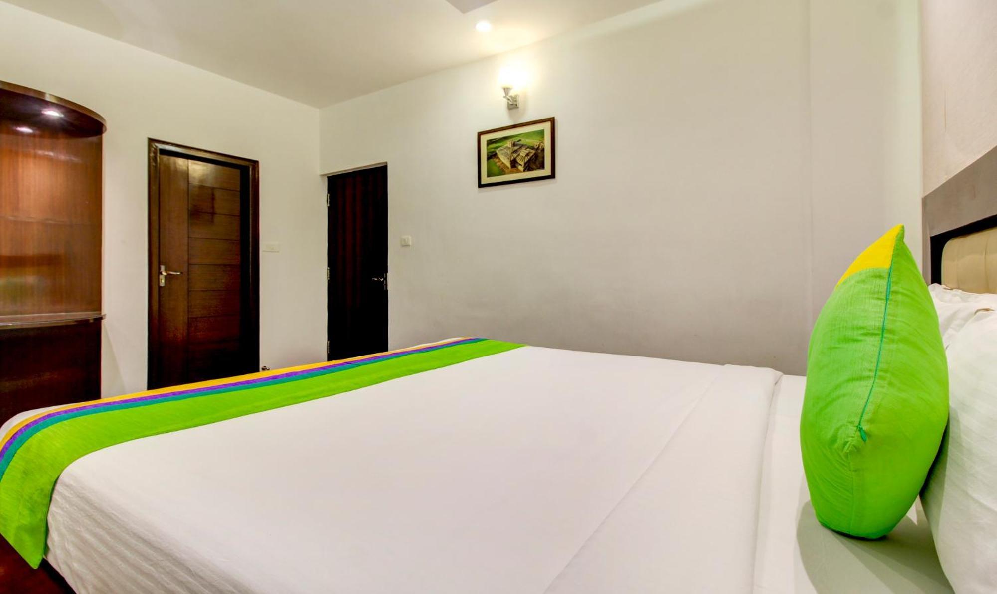 Treebo The Sai Leela Suites R T Nagar Bangalore Buitenkant foto