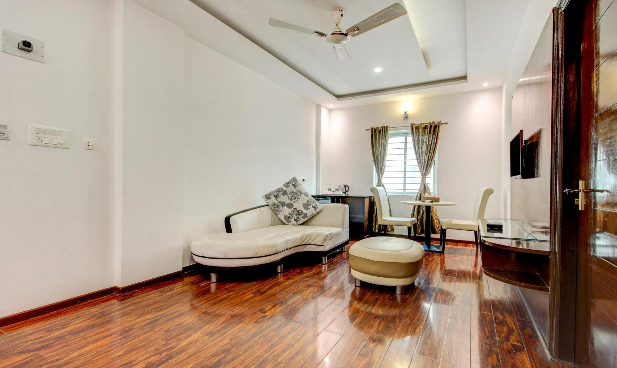 Treebo The Sai Leela Suites R T Nagar Bangalore Buitenkant foto